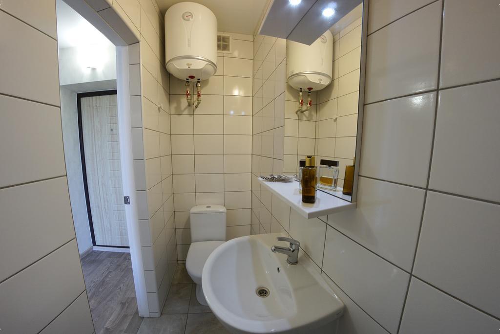 54A Tselinogradskaia Str At Alekseevka Underground Харьков Экстерьер фото