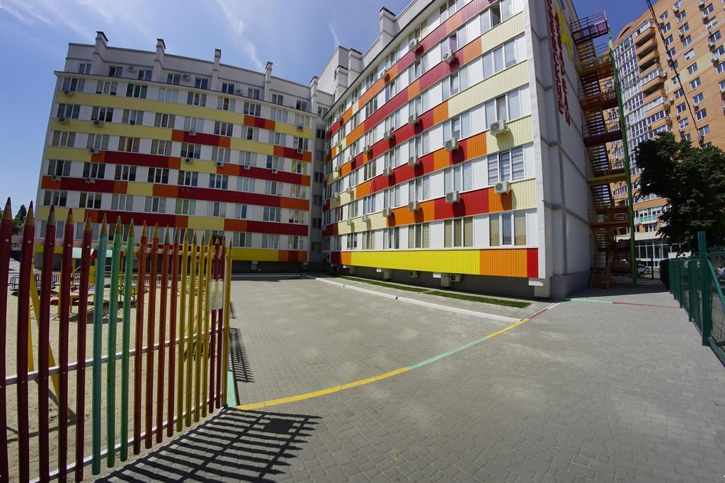 54A Tselinogradskaia Str At Alekseevka Underground Харьков Экстерьер фото